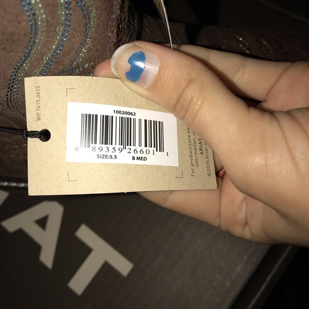 Womens 5.5 Ariat boot - Picture 2 of 3
